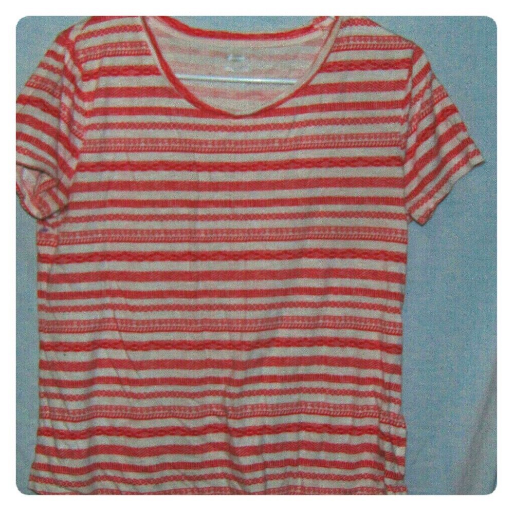 Old navy v neck t shirt